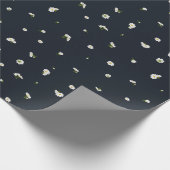 Night Charcoal White Cosmos Floral Pattern Cadeaupapier (Hoek)