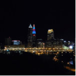 Night Lights Skyline Cleveland Staand Fotobeeldje<br><div class="desc">Wil je het klassieke uitzicht hebben,  waar je ook bent? Fotosculptuur van klassieke nachtlampen skyline,  maakt een leuk gespreksartikel thuis of in kantoor! Ook hier zijn beelden van vuurtorens (winter en zomer) beschikbaar.</div>