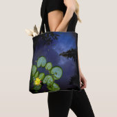 "Night Lily" Tas (Dichtbij)