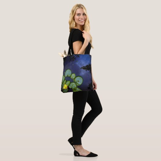 "Night Lily" Tote Tote Bag (Op model)