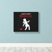 Night Shift Nurse Funny Halloween Classic T-shirt Canvas Afdruk (Insitu (Houten vloer))