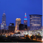 Night Skyline Cleveland OH Photo Sculpture Staand Fotobeeldje<br><div class="desc">Wil je het klassieke nachtskyline uitzicht hebben,  waar je ook bent? 3 D fotosculptuur van Cleveland,  het ohio klassieke uitzicht uit de rivier,  maakt thuis of in kantoor een leuk gespreksartikel! Ook hier zijn kunstwerken (winter en zomer) beschikbaar.</div>