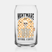 "Nightmare Before Coffee" Retro Skelet Drink Blikvorm Glas (Voorkant)