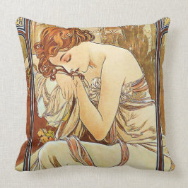 Night's Rest  Nouveau door Alphonse Mucha Kussen