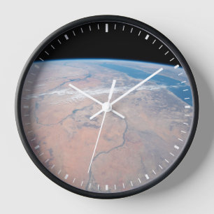 Nijlrivier die noordwaarts kronkelt naast het Rode