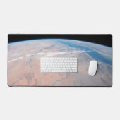 Nijlrivier die noordwaarts kronkelt naast het Rode Bureaumat (Keyboard & Muis)