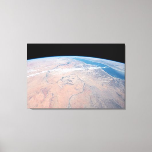 Nijlrivier die noordwaarts kronkelt naast het Rode Canvas Afdruk (Voorkant)