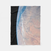 Nijlrivier die noordwaarts kronkelt naast het Rode Fleece Deken (Voorkant)