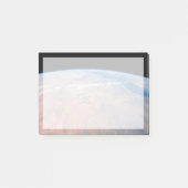 Nijlrivier die noordwaarts kronkelt naast het Rode Post-it® Notes (Voorkant)