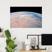 Nijlrivier die noordwaarts kronkelt naast het Rode Poster (Thuiskantoor)