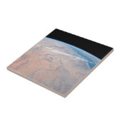 Nijlrivier die noordwaarts kronkelt naast het Rode Tegeltje (Zijkant)