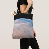 Nijlrivier die noordwaarts kronkelt naast het Rode Tote Bag (Dichtbij)