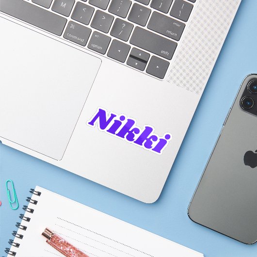 Nikki Sticker (Laptop met iPhone)