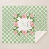 Nile Green Quatrefoil roze roze roze monogram met  Sherpa Deken (Voorkant (horizontaal))