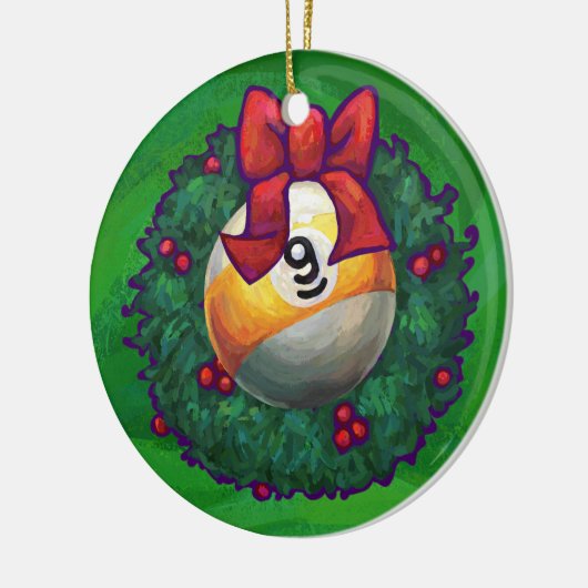Nine Ball in Wreath on Green Keramisch Ornament (Links)