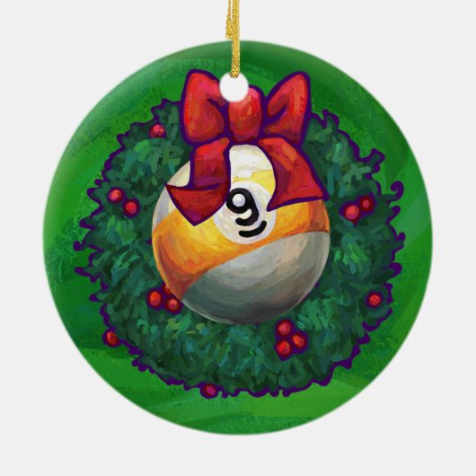 Nine Ball in Wreath on Green Keramisch Ornament (Achterkant)