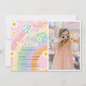 Nine is een Vibe Groovy Daisy Rainbow 9e verjaarda Kaart (Voorkant)