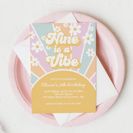 Nine is een Vibe Pastel Retro Sunshine daisy Kaart