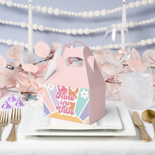 Nine is een Vibe Retro Sunshine Rainbow Daisy Bedankdoosjes (Huwelijk)