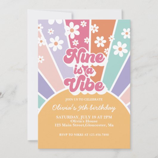Nine is een Vibe Retro Sunshine Rainbow Daisy Kaart (Voorkant)