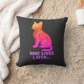 Nine Lives Later – Funny Cat T-Shirt Kussen (Deken)