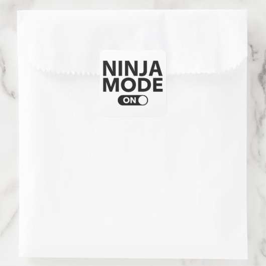Ninja-modus ingeschakeld vierkante sticker (Tas)