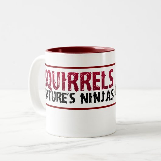 Ninja Squirrel Mok (Voorkant links)