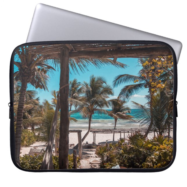 Nipa hut onder kokokospalmen laptop sleeve (Voorkant)