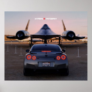 Nissan GT-R die een SR-71 oppakt Poster