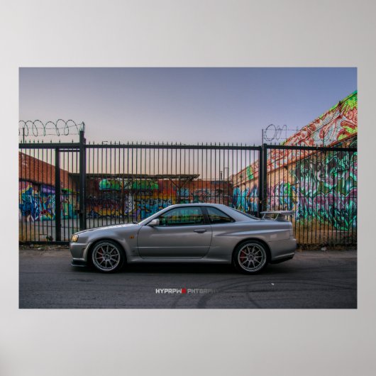 Nissan Skyline GT-R34 in het centrum van Los Angel Poster (Voorkant)