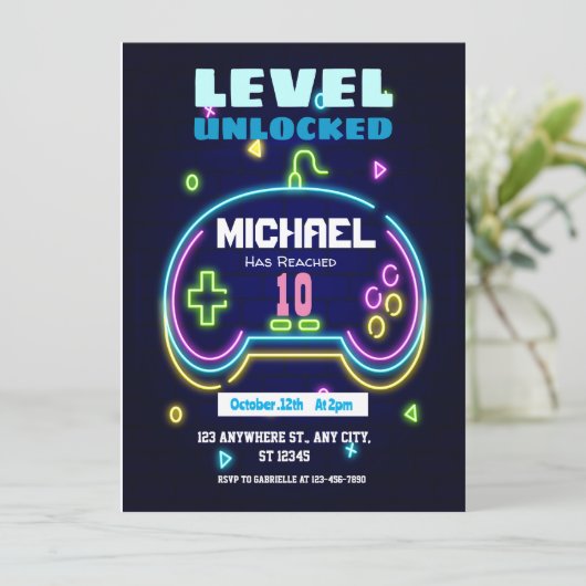 Niveau 10 Unlocked Gaming Verjaardag uitnodiging (Staand voorkant)