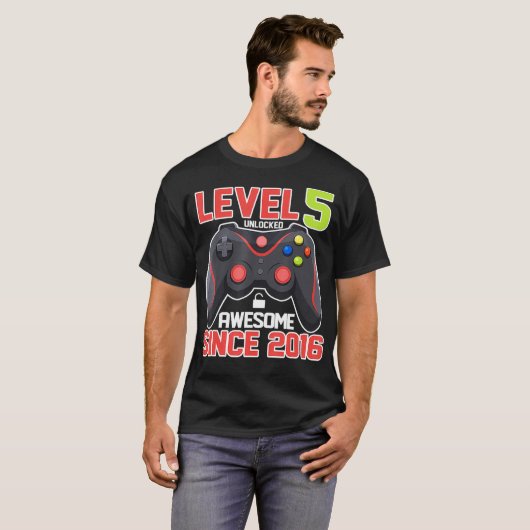 Niveau 5 ontgrendelde Birthday Video Games Geweldi T-shirt (Voorkant volledig)