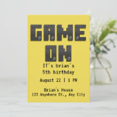 Niveau omhoog! Epic Video Game Verjaardag Uitnodig Kaart (Staand voorkant)