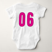 No. 06 – Stijlvolle Numeric Statement Art Romper (Achterkant)