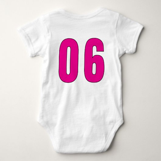 No. 06 – Stijlvolle Numeric Statement Art Romper (Achterkant)