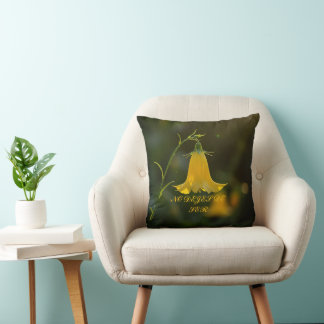 No dejes de ser / Yellow Flower Throw Pillow Kussen