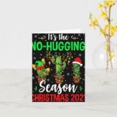 No Hugging Season Xmas 2021 Elf Reindeer Santa Ca  Kaart (Gele Bloem)