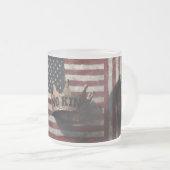 No King – Distressed Crown with American Flag Matglas Koffiemok (Voorkant rechts)