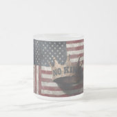 No King – Distressed Crown with American Flag Matglas Koffiemok (Center)