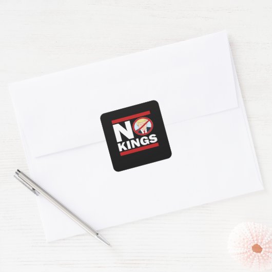 No Kings Anti Classic Minimal Clean Vierkante Sticker (Envelop)
