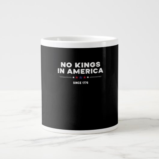 No Kings In America Doge Classic Trendy Graphic Grote Koffiekop (Voorkant)