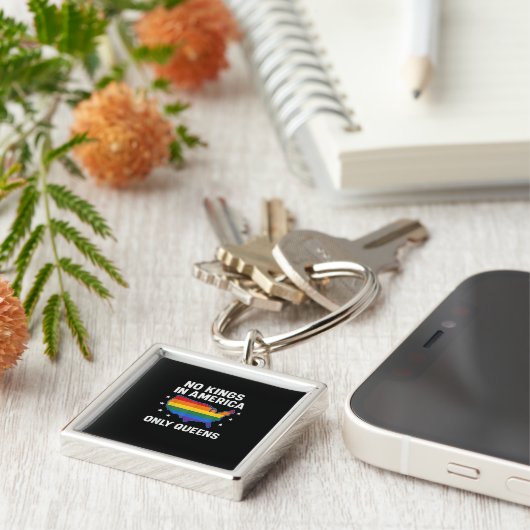 No Kings In America Only Queens Funny Queer Gay Pr Sleutelhanger (Zijkant)