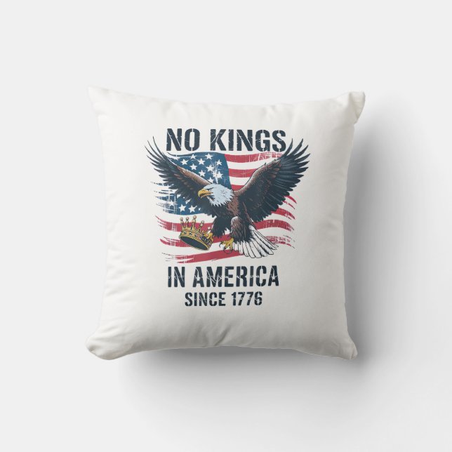 No Kings In America Since 1776 Minimal Clean Kussen (Voorkant)