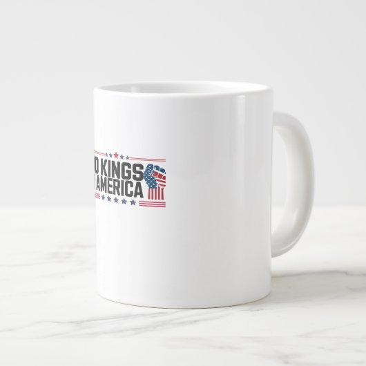 No Kings In America USA Patriotic Style Grote Koffiekop (Voorkant rechts)