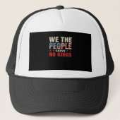 No Kings In America We The People Classic Trucker Pet (Voorkant)