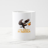 No Kings In America We The People Political Retro  Grote Koffiekop (Voorkant)
