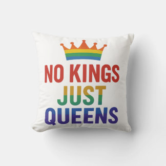 No Kings Just Queens Pride Throw Pillow Kussen