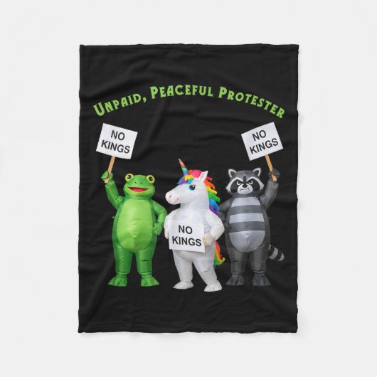 No Kings Unpaid Peaceful Protester Frog And Unicor Fleece Deken (Voorkant)