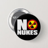 NO_NUKES RONDE BUTTON 5,7 CM (Voorkant /achterkant)