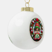 No Peking Elf" - Speelse Kerst Keramische Bal Ornament (Links)